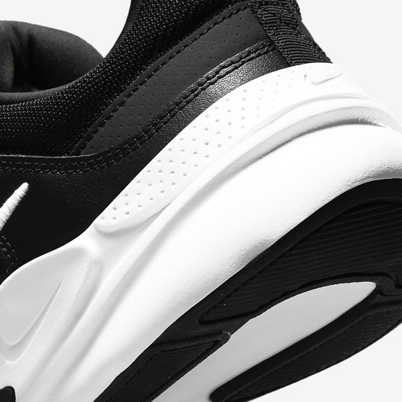 NEW IN BOX Nike Defy All Day Men's Training With Traction Shoes Multiple Sizes - Picture 5 of 8